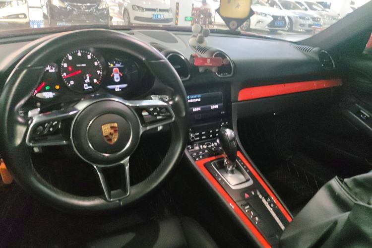 Used Porsche 718 2016 Cayman 2.0T Center Console