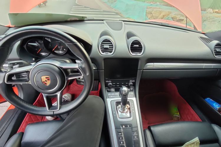 Used Porsche 718 2016 Cayman 2.0T Center Console