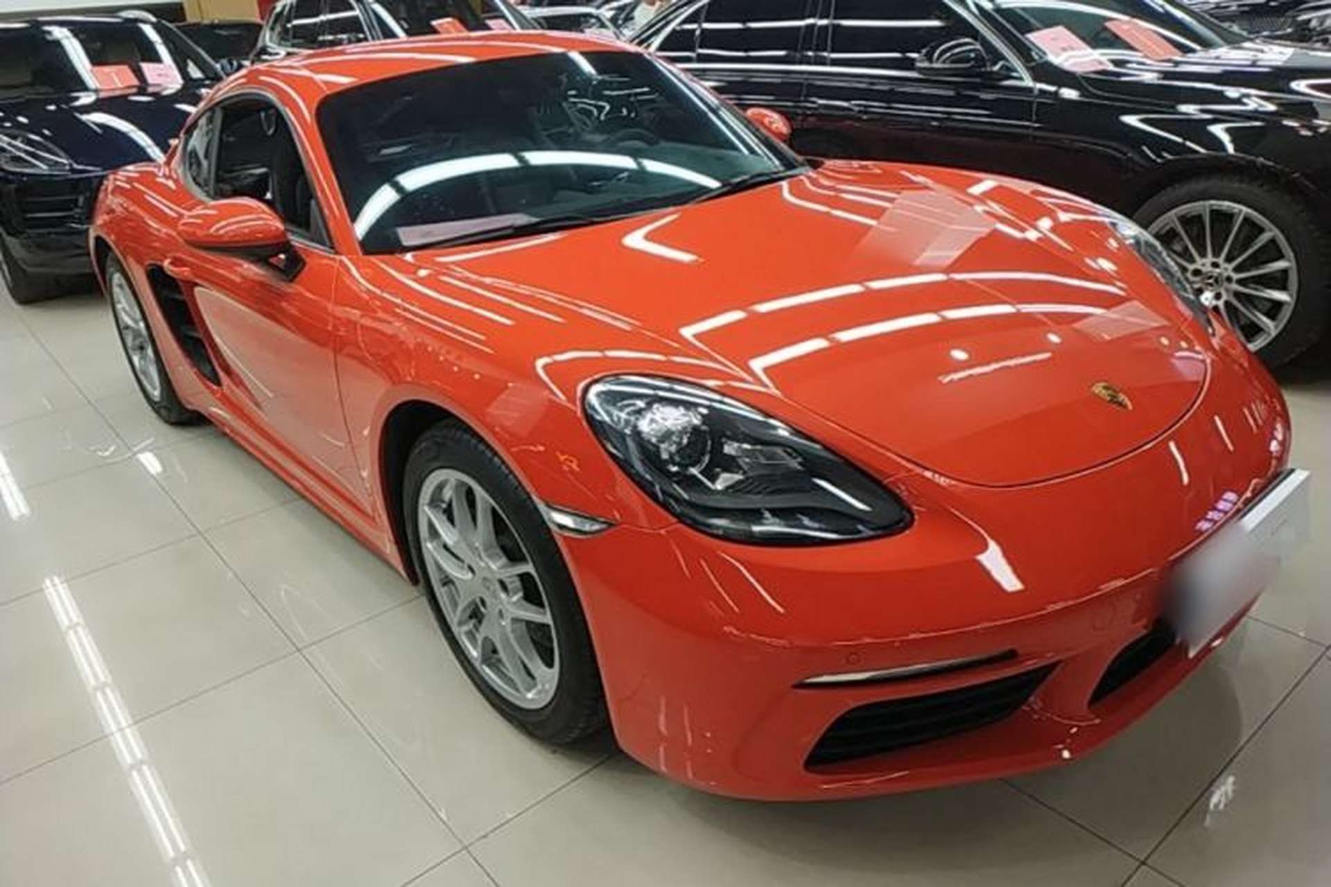 Used Porsche 718 2016 Cayman 2.0T Front Right 45 Deg