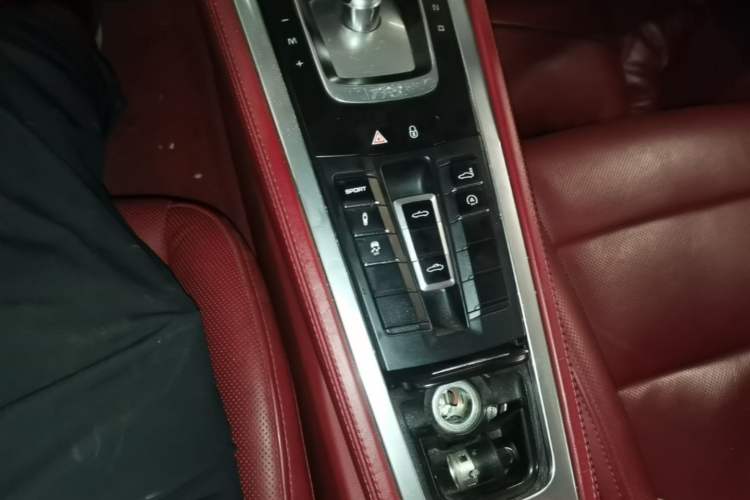 Used Porsche 718 2016 Boxster 2.0T Gear Lever