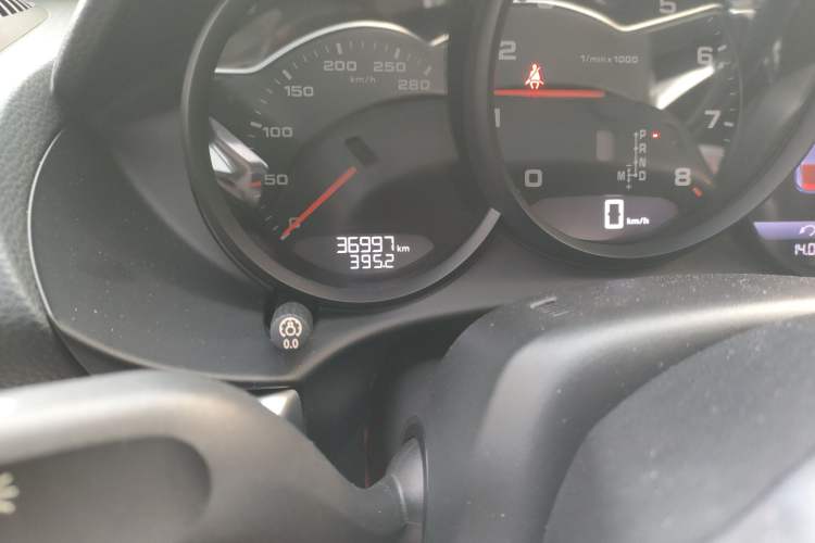 Used Porsche 718 2016 Cayman 2.0T Odometer Close Up
