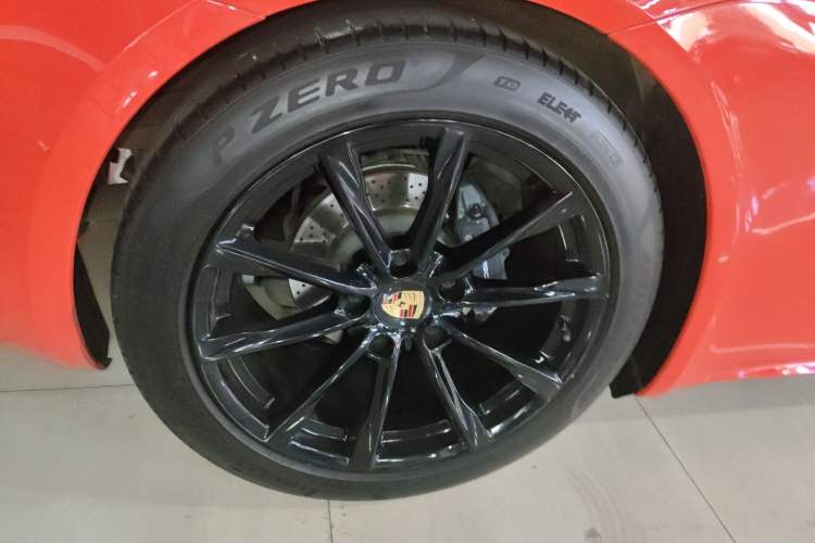 Used Porsche 718 2016 Cayman 2.0T Right Rear Wheel Hub