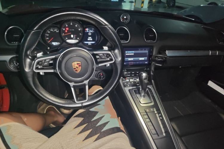 Used Porsche 718 2016 Cayman 2.0T Center Console