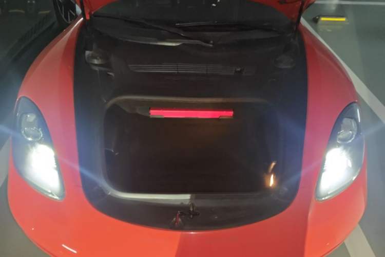 Used Porsche 718 2016 Cayman 2.0T Engine Bay