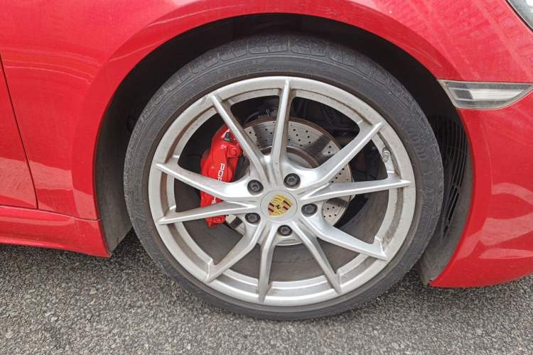 Used Porsche 718 2016 Boxster 2.0T Right Front Wheel Hub