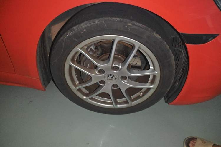 Used Porsche 718 2016 Cayman 2.0T Right Front Wheel Hub