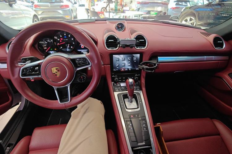 Used Porsche 718 2016 Cayman 2.0T Interior 2