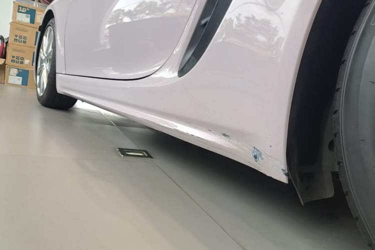Used Porsche 718 2016 Cayman 2.0T Left Side Sill