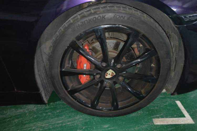 Used Porsche 718 2016 Boxster 2.0T Right Front Wheel Hub