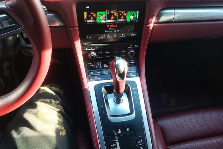 Used Porsche 718 2016 Cayman 2.0T Audio And AC Panel