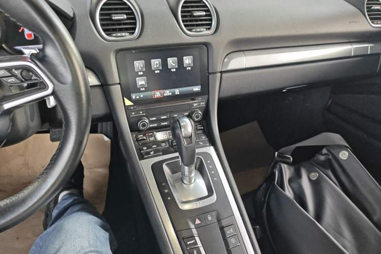 Used Porsche 718 2016 Cayman 2.0T Audio And AC Panel