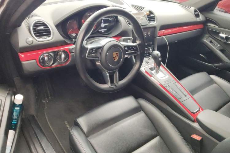 Used Porsche 718 2016 Cayman 2.0T Center Console