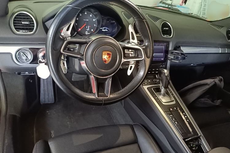 Used Porsche 718 2016 Cayman 2.0T Center Console