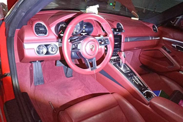 Used Porsche 718 2016 Boxster 2.0T Center Console