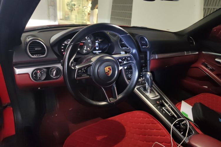 Used Porsche 718 2016 Boxster 2.0T Center Console