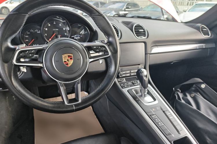 Used Porsche 718 2016 Cayman 2.0T Center Console