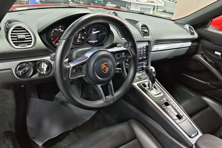 Used Porsche 718 2016 Boxster 2.0T Center Console