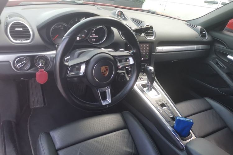 Used Porsche 718 2016 Boxster 2.0T Center Console