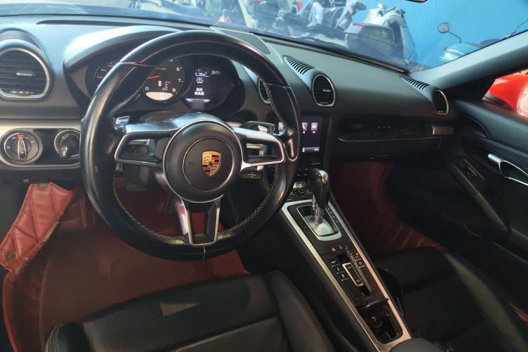 Used Porsche 718 2016 Boxster 2.0T Center Console
