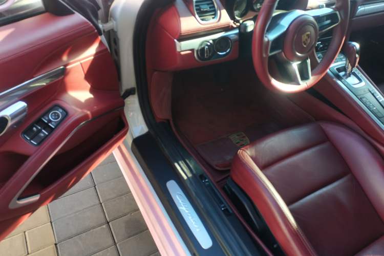 Used Porsche 718 2016 Cayman 2.0T Driver Seat
