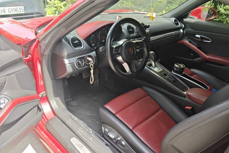 Used Porsche 718  Driver Seat