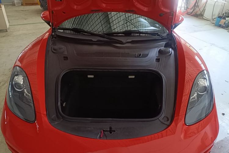 Used Porsche 718 2016 Cayman 2.0T Engine Bay