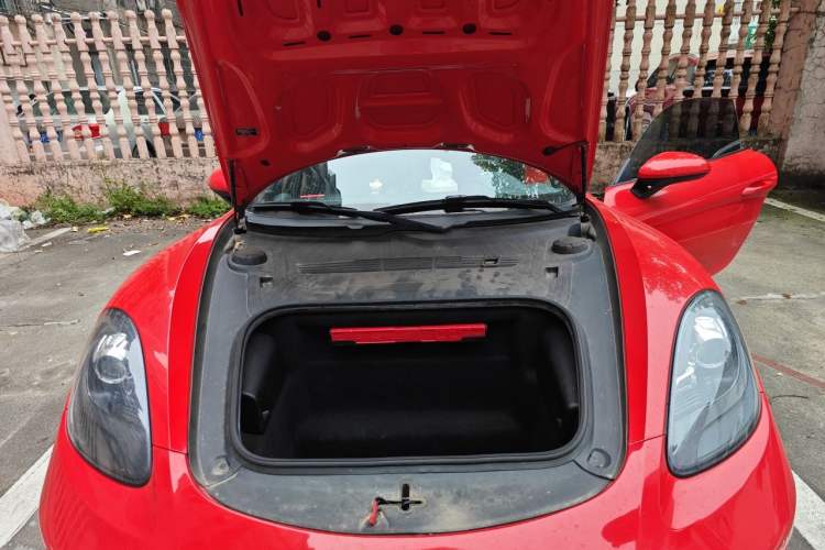 Used Porsche 718 2016 Cayman 2.0T Engine Bay
