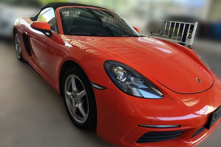 Used Porsche 718 2016 Boxster 2.0T Front Right 45 Deg