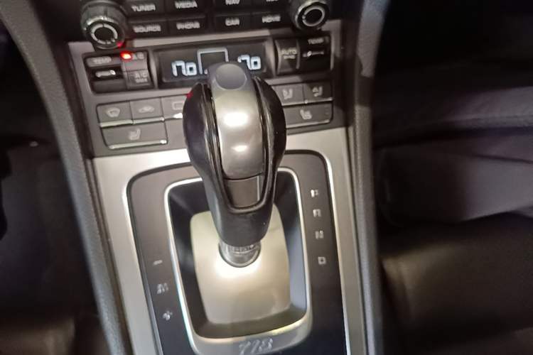 Used Porsche 718 2016 Cayman 2.0T Gear Lever