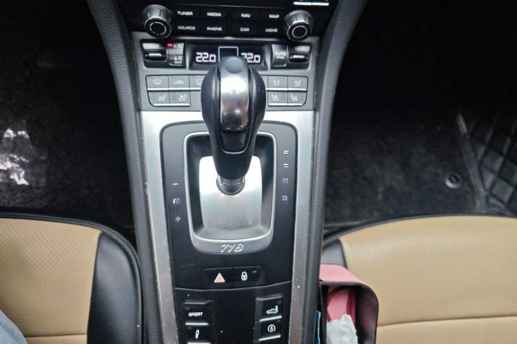 Used Porsche 718 2016 Cayman 2.0T Gear Lever