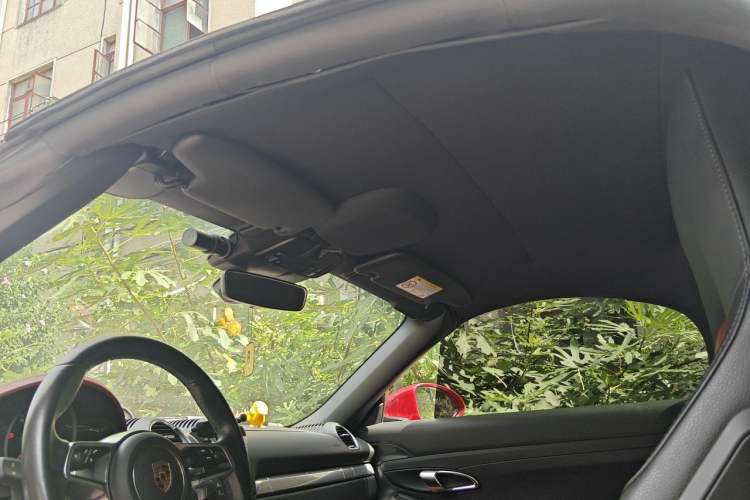 Used Porsche 718  Headliner