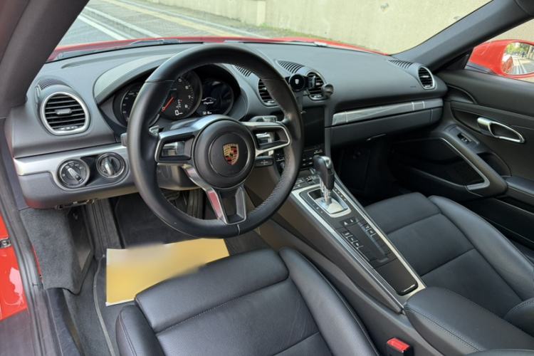 Used Porsche 718 2016 Cayman 2.0T Interior 1