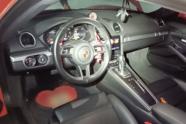 Used Porsche 718 2016 Cayman 2.0T Interior 2