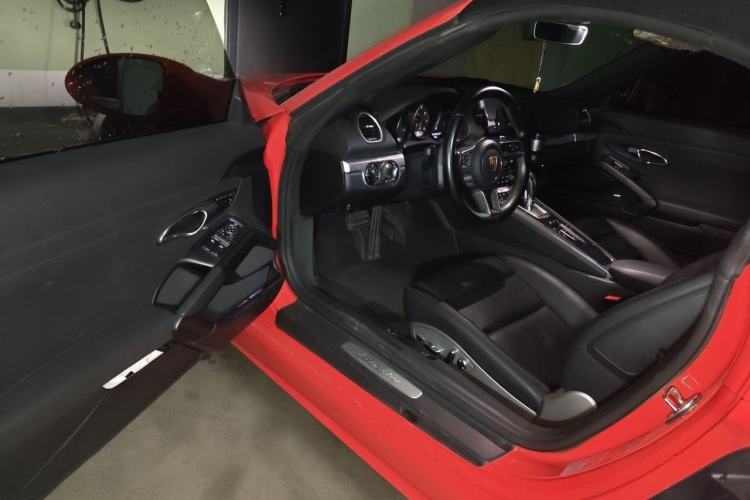 Used Porsche 718 2016 Boxster 2.0T Interior 3