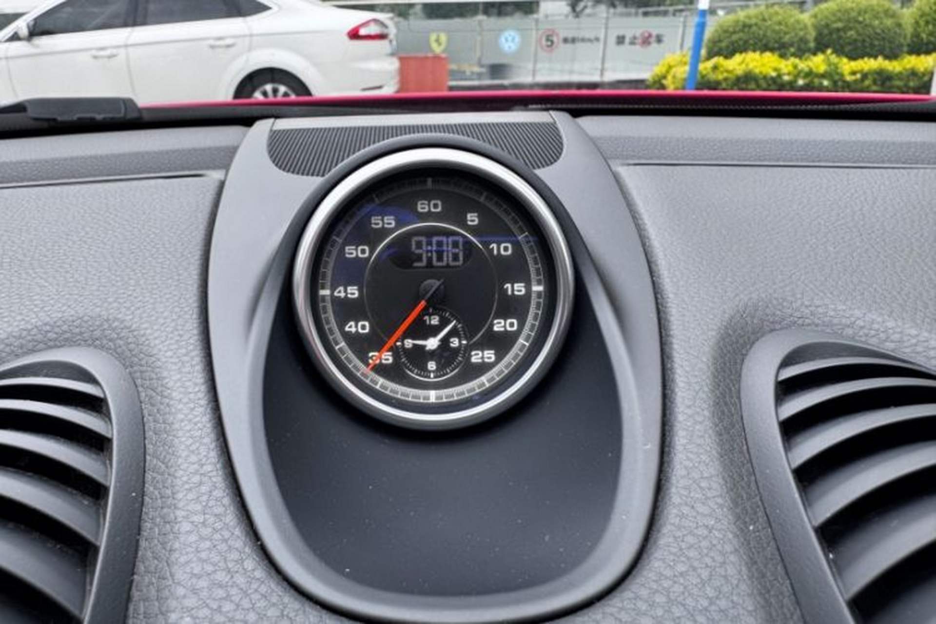 Used Porsche 718 2016 Cayman 2.0T Interior 4