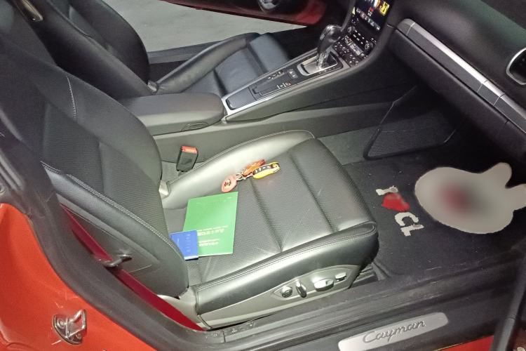 Used Porsche 718 2016 Cayman 2.0T Interior 4