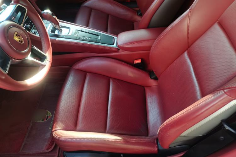 Used Porsche 718 2016 Cayman 2.0T Left Front Seat
