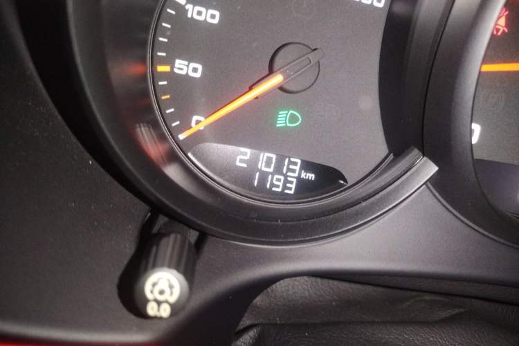 Used Porsche 718 2016 Cayman 2.0T Odometer Close Up