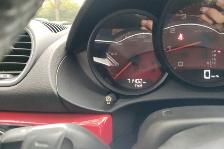 Used Porsche 718 2016 Cayman 2.0T Odometer Close Up
