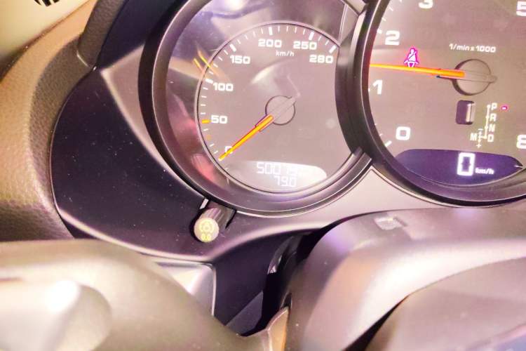Used Porsche 718 2016 Boxster 2.0T Odometer Close Up