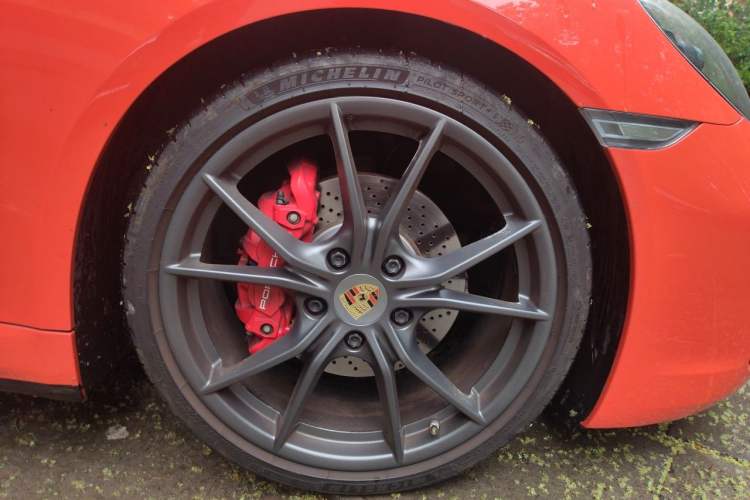 Used Porsche 718 2016 Cayman S 2.5T Right Front Wheel Hub