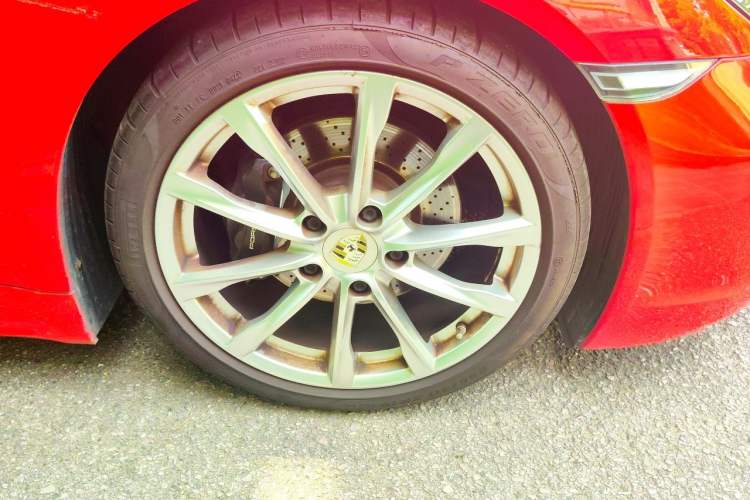 Used Porsche 718 2016 Boxster 2.0T Right Front Wheel Hub