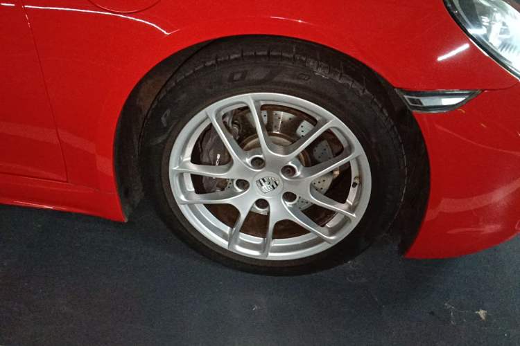 Used Porsche 718 2016 Boxster 2.0T Right Front Wheel Hub