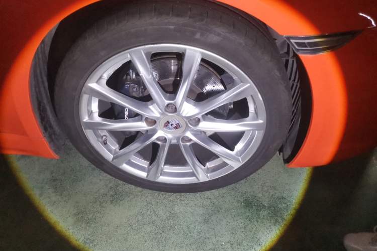 Used Porsche 718 2016 Boxster 2.0T Right Front Wheel Hub