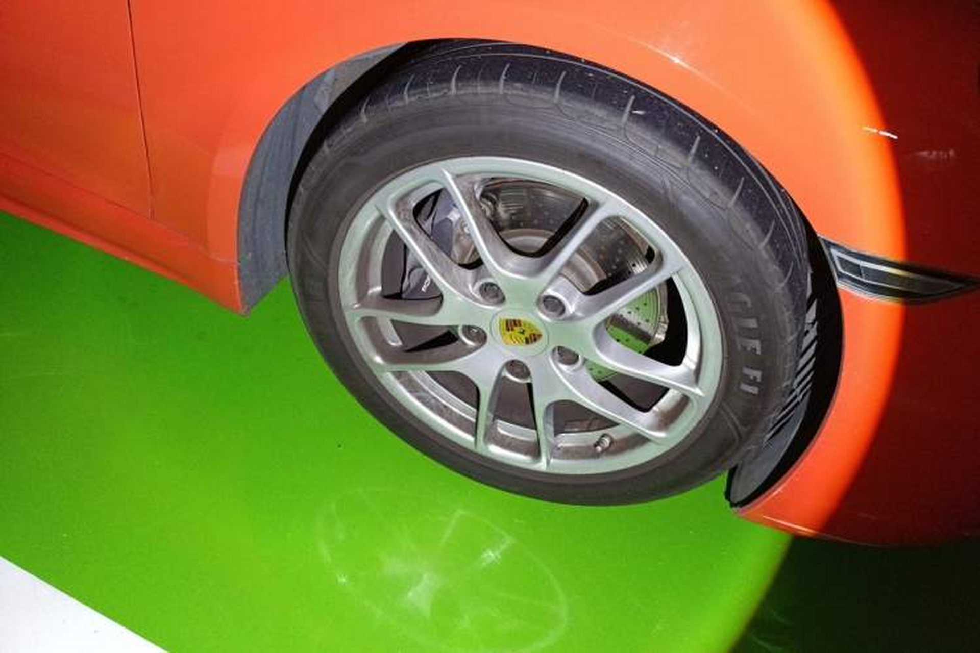 Used Porsche 718 2016 Cayman 2.0T Right Front Wheel Hub