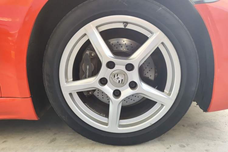 Used Porsche 718 2016 Boxster 2.0T Right Front Wheel Hub
