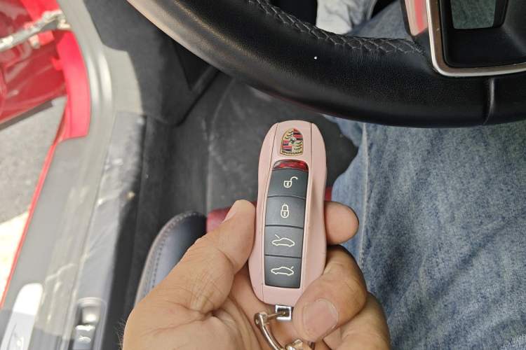 Used Porsche 718  Vehicle Key