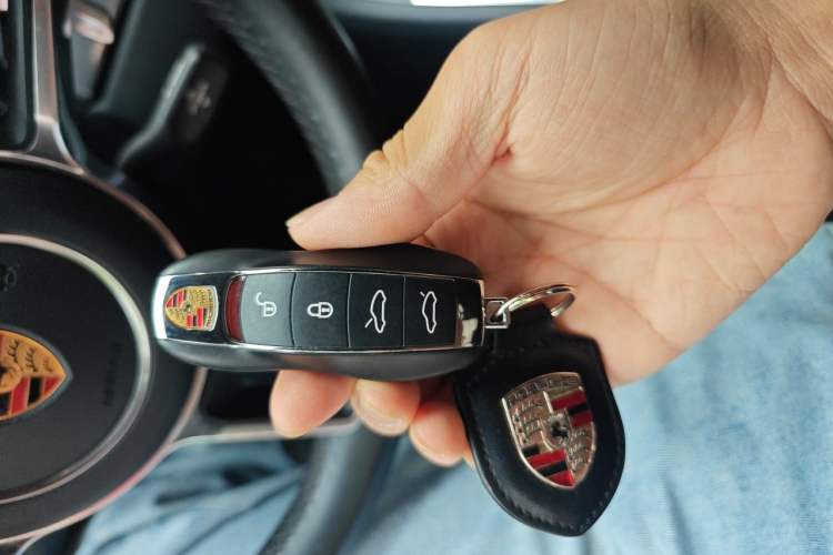 Used Porsche 718 2016 Cayman 2.0T Vehicle Key
