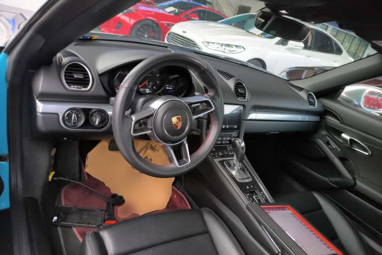Used Porsche 718 2016 Boxster 2.0T Center Console