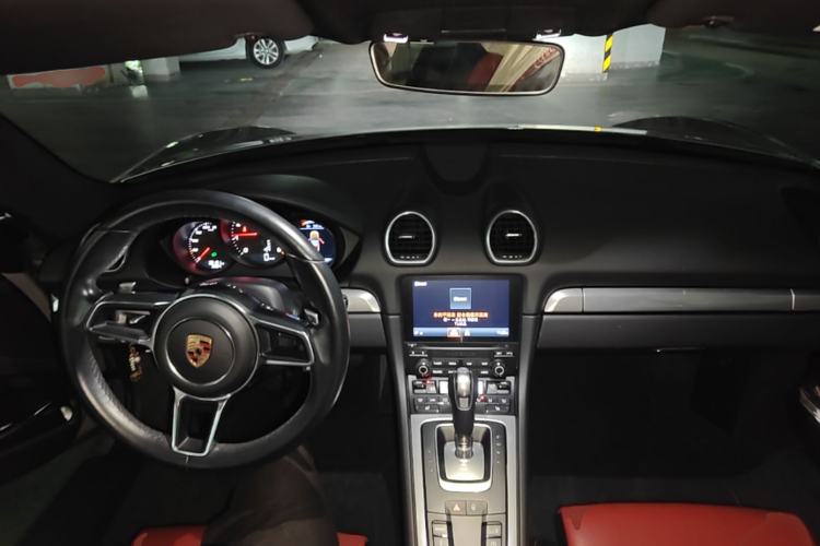 Used Porsche 718 2016 Cayman 2.0T Center Console